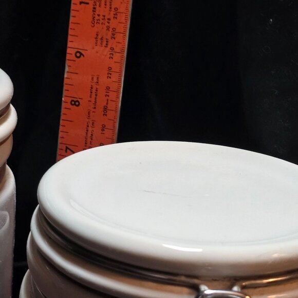 Set Of 2 Winsome China White Ceramic Kitchen Storage Canisters With Clamp Lids & - Picture 11 of 11